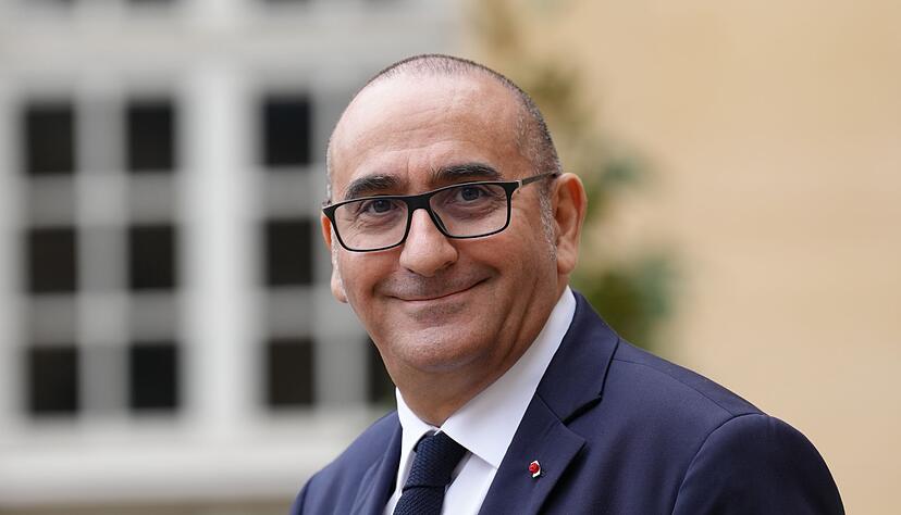 Der bisherige Pariser Polizeichef Nuñez wird neuer Innenminister. Der bisherige Pariser Polizeichef Nuñez wird neuer Innenminister.