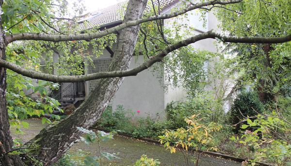 In dieses Haus drangen die Täter mit Gewalt ein und bedrohten die Bewohnerin mit einer Waffe.