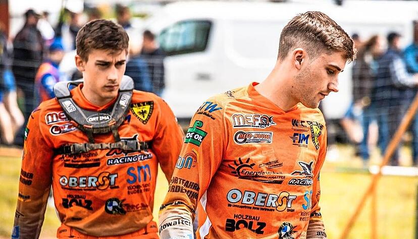 Für Noah (links) und Joshua Weinmann endet die Saison an diesem Wochenende mit dem „Sidecarcross of Nations“ im tschechischen Loket. Für Noah (links) und Joshua Weinmann endet die Saison an diesem Wochenende mit dem „Sidecarcross of Nations“ im tschechischen Loket.