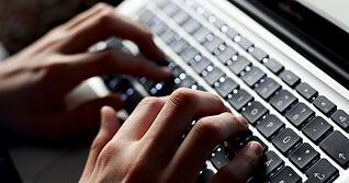 Die Betrüger zu schnappen, ist nicht leicht. Trotzdem rät die Polizei zu einer Anzeige.