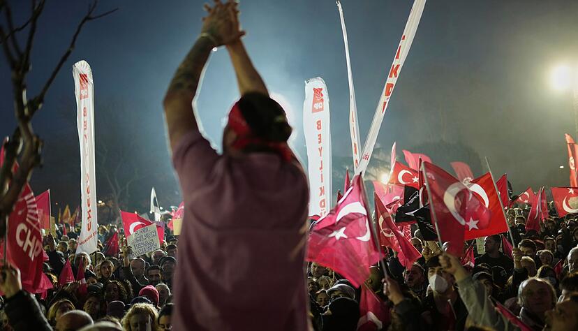 Seit Mittwoch gehen T&uuml;rkinnen und T&uuml;rken auf die Stra&szlig;e. (Archivbild)