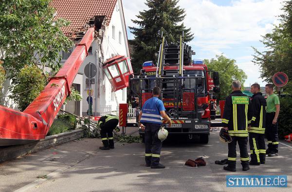 Kran stürzt in Wohnhaus | 22.06.