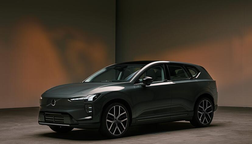 680 PS und bis zu 810 Kilometer Reichweite verspricht Volvo bei seinem neuen Gel&auml;ndewagen EX60.