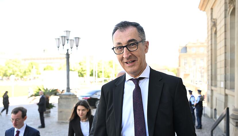 Geht alles glatt, wird Cem &Ouml;zdemir (Gr&uuml;ne) in wenigen Tagen zum Nachfolger von Kretschmann gew&auml;hlt.