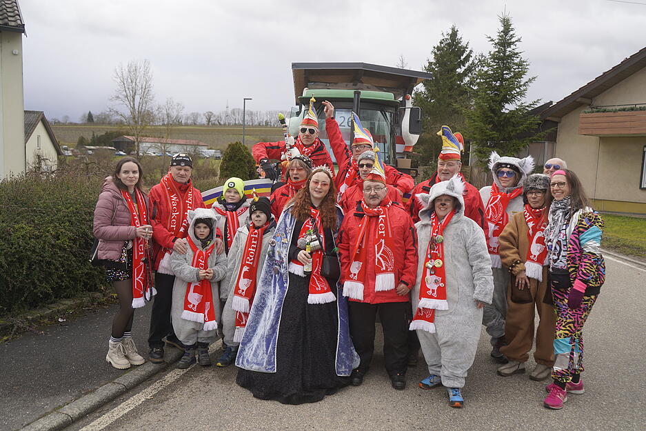 Viele Musikvereine und Laufgruppen begeistern die Besucher entlang der Umzugsstrecke. Viele Musikvereine und Laufgruppen begeistern die Besucher entlang der Umzugsstrecke.