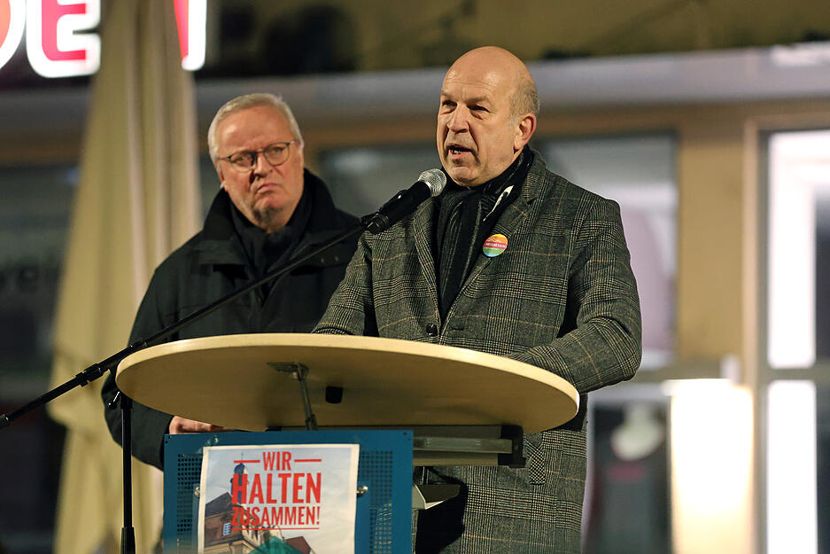 Rund 1000 Teilnehmer bei Demonstration gegen Rechts in Neckarsulm Rund 1000 Teilnehmer bei Demonstration gegen Rechts in Neckarsulm