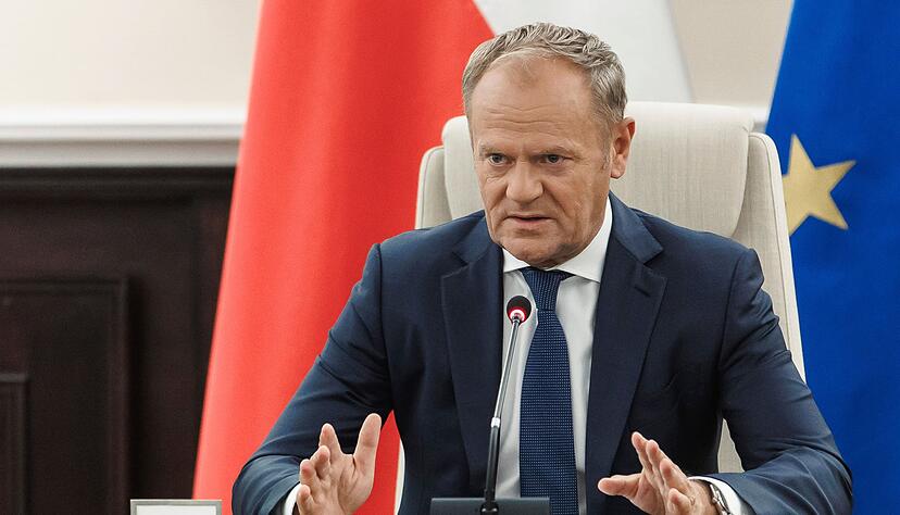 Mindestens 19 Mal sei der polnische Luftraum verletzt worden, sagte Tusk.