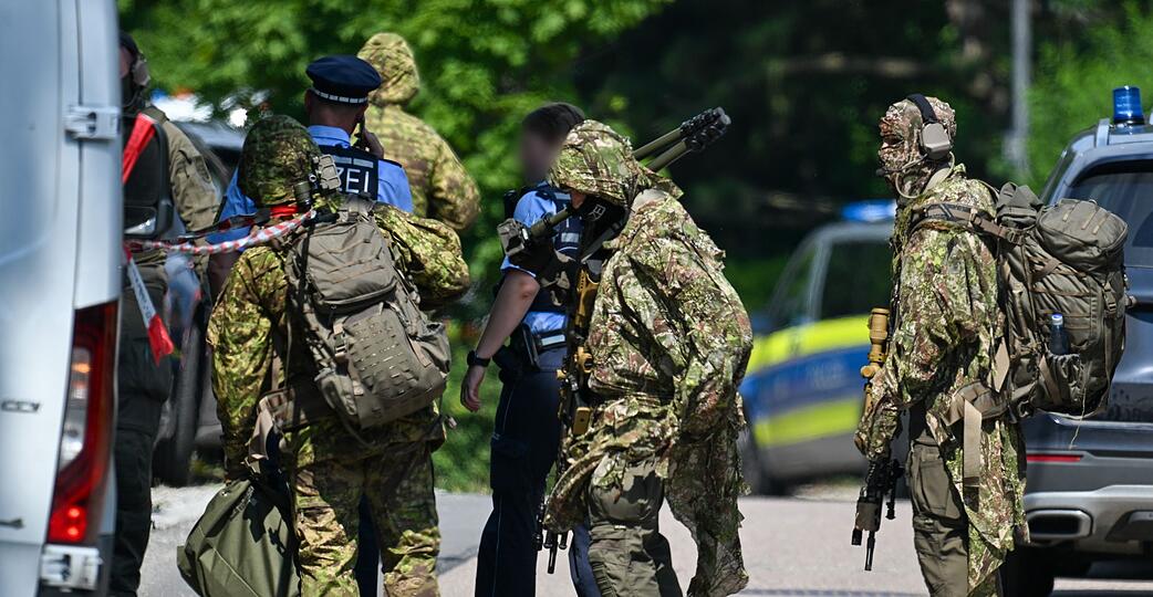 Bei dem Vorfall in Rosengarten bei Schwäbisch Hall waren auch Spezialkräfte der Polizei im Einsatz. (Archivbild) Bei dem Vorfall in Rosengarten bei Schwäbisch Hall waren auch Spezialkräfte der Polizei im Einsatz. (Archivbild)