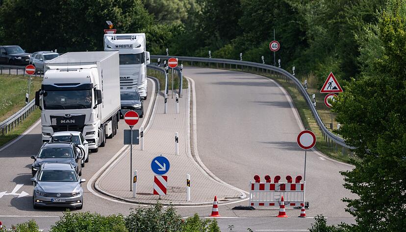 Die Sperrung wurde am sp&auml;ten Dienstagabend komplett aufgehoben.