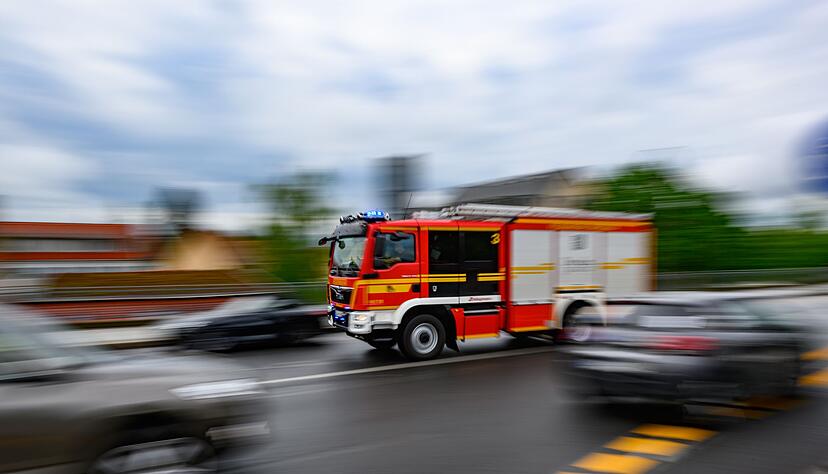 In einem Keller in Friedrichshafen ist ein Feuer ausgebrochen (Symbolbild) In einem Keller in Friedrichshafen ist ein Feuer ausgebrochen (Symbolbild)