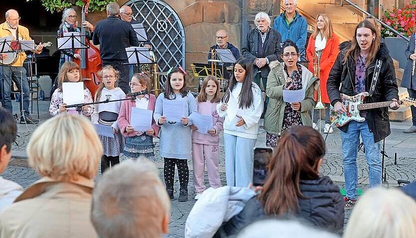 Musik vor dem Rathaus bei der Langen Nacht der Demokratie in Heilbronn. Musik vor dem Rathaus bei der Langen Nacht der Demokratie in Heilbronn.