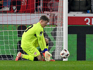 Alexander Nübel: Verhinderte nach einer knappen Viertelstunde den 0:1-Rückstand. Der Torwart des VfB Stuttgart hatte nicht viel zu tun. Note: 3 Alexander Nübel: Verhinderte nach einer knappen Viertelstunde den 0:1-Rückstand. Der Torwart des VfB Stuttgart hatte nicht viel zu tun. Note: 3