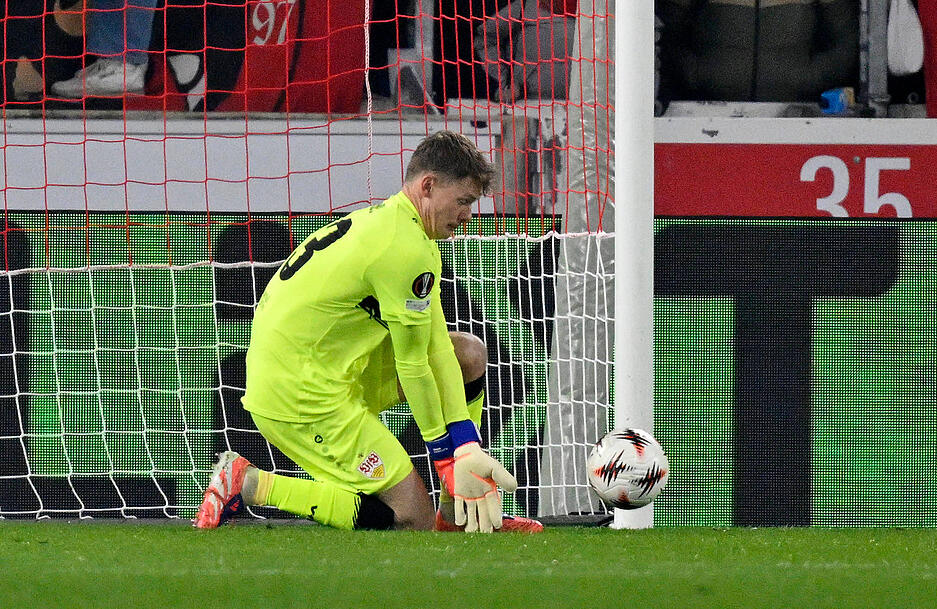 Alexander Nübel: Verhinderte nach einer knappen Viertelstunde den 0:1-Rückstand. Der Torwart des VfB Stuttgart hatte nicht viel zu tun. Note: 3 Alexander Nübel: Verhinderte nach einer knappen Viertelstunde den 0:1-Rückstand. Der Torwart des VfB Stuttgart hatte nicht viel zu tun. Note: 3