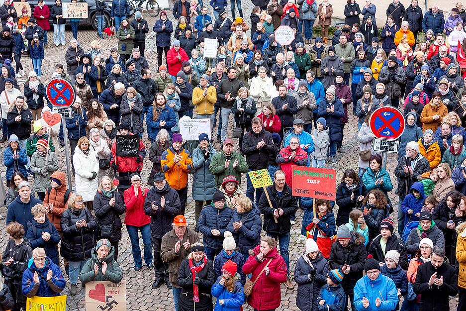 Bad Wimpfen setzt Zeichen gegen Rechts: 600 Teilnehmer bei Demo