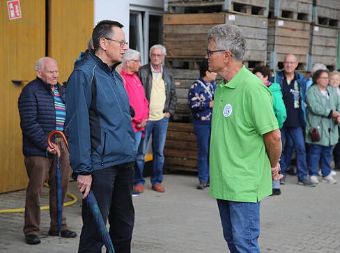 Besucher der Heilbronner Stimme zu Besuch im Obsthof Wino Bio.