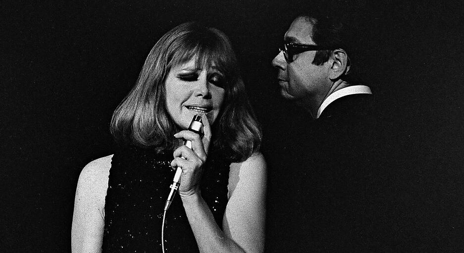 Hildegard Knef gastiert im Rahmen ihrer Tournee &bdquo;Knef, Concert 68&ldquo; in der Harmonie Heilbronn.