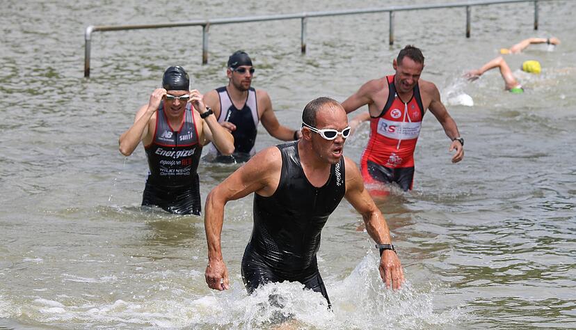 Nachdem die hochkarätige Sportveranstaltung zweimal ins Wasser gefallen ist, können sich die Athleten nun wieder ins Wasser stürzen.