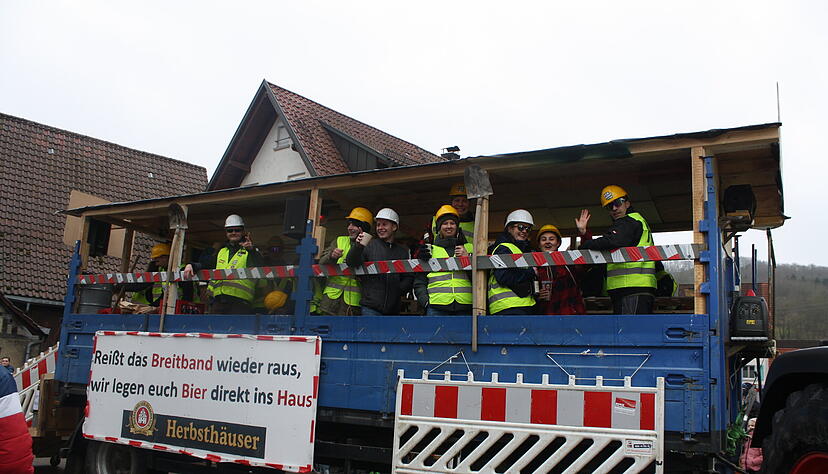 Nicht nur beim Mulfinger Tauben- und Geflügelmarkt müssen die Organisatoren eine Menge Auflagen erfüllen.
Foto: Priscilla Dekorsi Nicht nur beim Mulfinger Tauben- und Geflügelmarkt müssen die Organisatoren eine Menge Auflagen erfüllen.
Foto: Priscilla Dekorsi