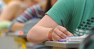 Die Ungleichheit der Bildungschancen in Deutschland habe sich weiter verfestigt, hei&szlig;t es in der Studie. (Symbolbild)