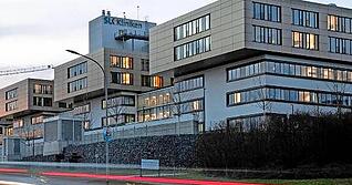 Ab 1. Januar hat der kommunale SLK-Verbund einen neuen Geschäftsführer. Er stellt sich gerade den Mitarbeitern vor.