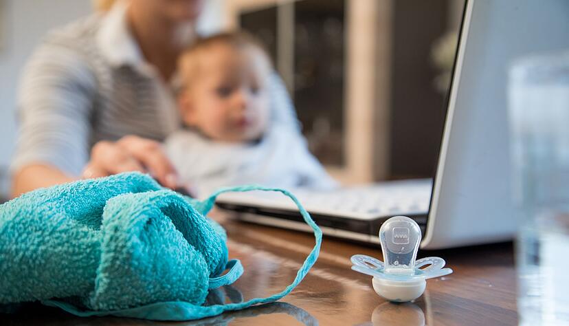 Auf der Webseite der Bundesagentur für Arbeit gibt es eine praktische Übersicht, wann das Kindergeld ausgezahlt wird.