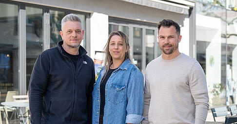 Sascha M&ouml;hrer (von links), Dana Hofmann und Dominik Britsch er&ouml;ffnen Mitte Juni im ehemaligen Mare Nostrum ein Caf&eacute; und Tapas-Restaurant.