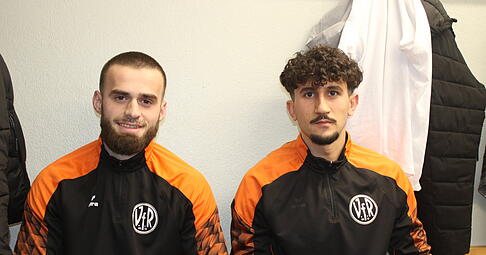 Mittelfeldspieler Adonis Krasniqi (links) und Stürmer Aris Dragulin tragen ab sofort das Trikot des VfR Heilbronn. Mittelfeldspieler Adonis Krasniqi (links) und Stürmer Aris Dragulin tragen ab sofort das Trikot des VfR Heilbronn.