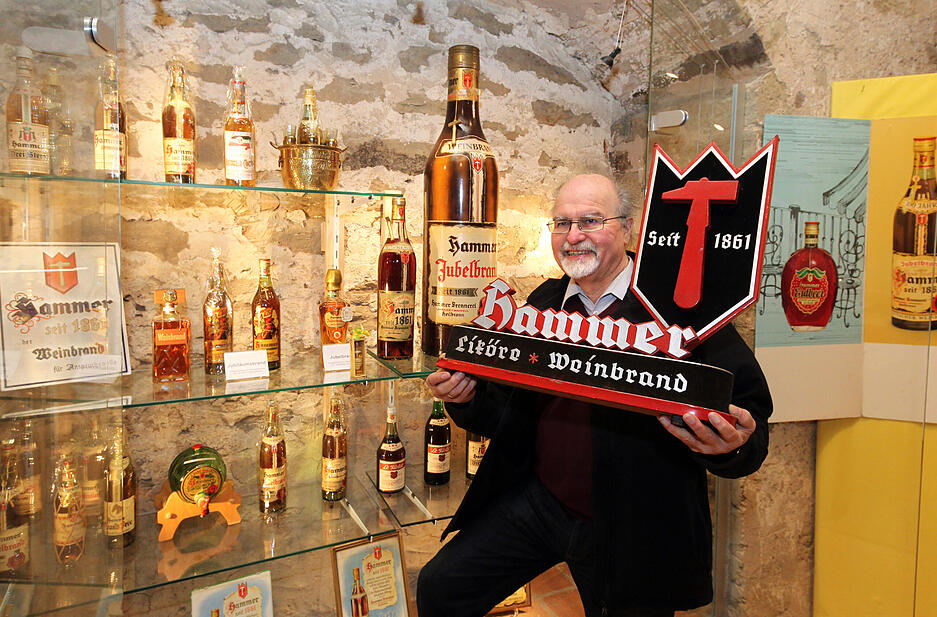 Kurt Sartorius hat die spannende Geschichte der Firma Hammer recherchiert und in seinem S&uuml;ddeutschen Schnapsmuseum in B&ouml;nnigheim dazu eine Ausstellung eingerichtet.