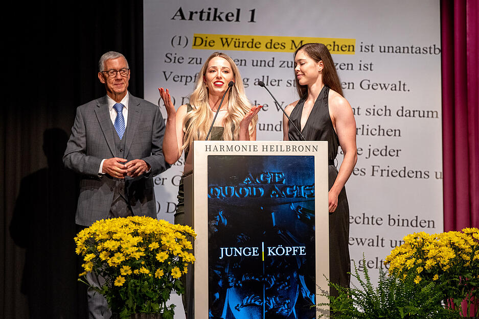 Mit dem Preis sollen junge Menschen geehrt werden, die sich für die freiheitlich demokratische Grundordnung engagieren.