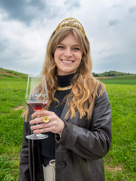 Die Deutsche Weink&ouml;nigin Charlotte Weihl lobt beim Antrittsbesuch in W&uuml;rttemberg die Region als besonders innovativ.