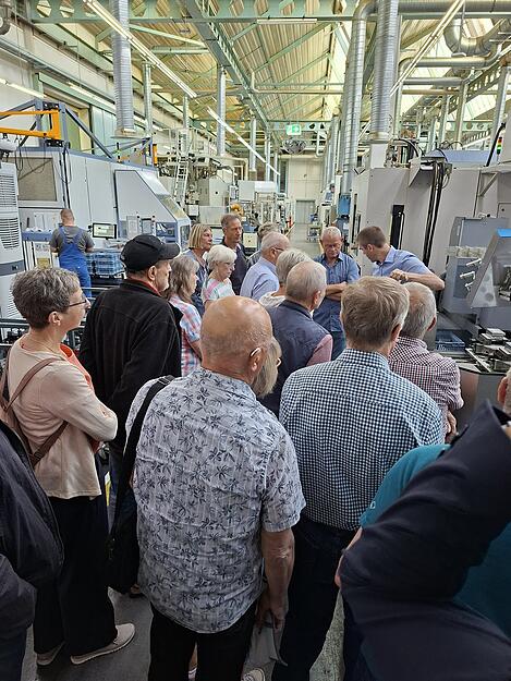 Rund 40 Leserinnen und Leser der Heilbronner Stimme besuchen B&uuml;rkert in Ingelfingen.