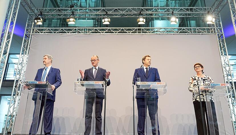 CSU-Chef Markus Söder (von links),  CDU-Chef Friedrich Merz und die SPD-Vorsitzenden Lars Klingbeil und Saskia Esken geben eine Pressekonferenz zur Vorstellung des Koalitionsvertrages im Berliner Paul-Löbe-Haus.