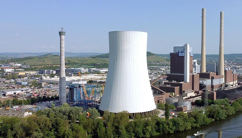 Neben dem Kohlekraftwerk wird gerade das neue Gaskraftwerk gebaut.