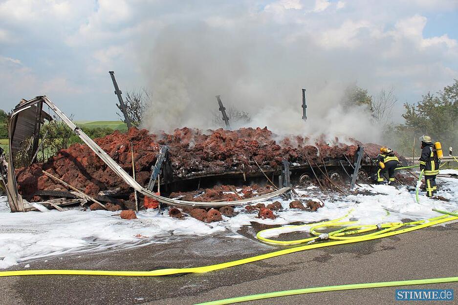 Brennender Lkw auf A6 | 03.06.