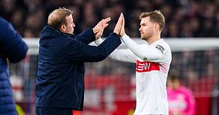 Maximilian Mittelst&auml;dt (rechts) ist froh, dass sich der VfB Stuttgart in der Heimat auf den zweiten Teil der Bundesligasaison vorbereitet.