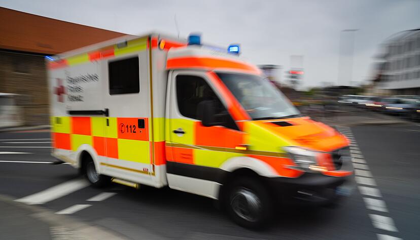 Der Rettungsdienst konnte nur den Tod des Landwirts feststellen. (Symbolbild)