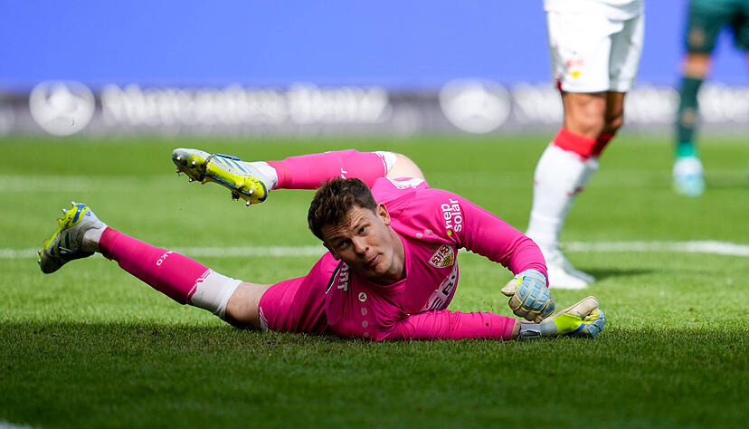 Alexander N&uuml;bel: Schwere Situation beim 0:1, aber N&uuml;bel trifft keine Chance. Note: 3