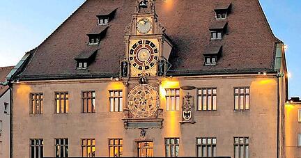 Die Beleuchtung am Rathaus Heilbronn könnte künftig nachts abgeschaltet werden.
Foto: Archiv/Mugler Die Beleuchtung am Rathaus Heilbronn könnte künftig nachts abgeschaltet werden.
Foto: Archiv/Mugler