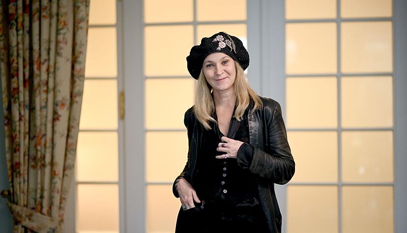 Schauspielerin Jeanette Hain ist seit ein paar Tagen in der ARD-Mediathek als Mafiapatin zu sehen. Schauspielerin Jeanette Hain ist seit ein paar Tagen in der ARD-Mediathek als Mafiapatin zu sehen.