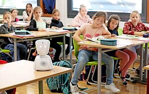 Emma wollte trotz der Diagnose Knochenkrebs unbedingt weiter am Unterricht teilnehmen.