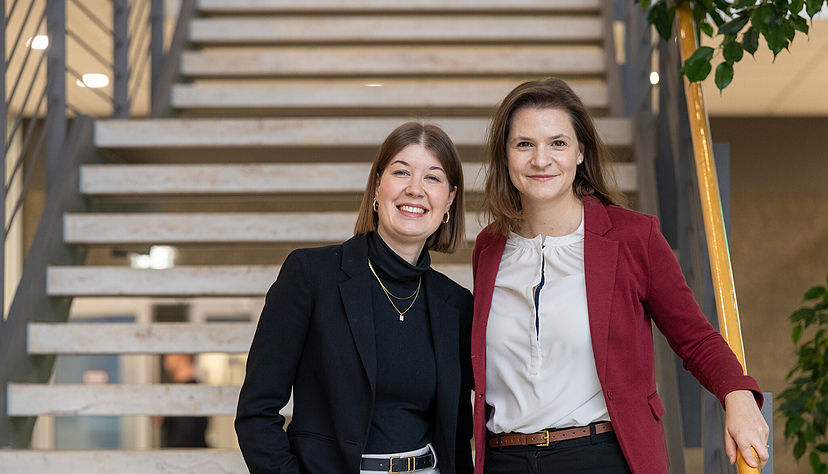 Verena Eberler (links) und Julia Loza Roger, Bechtle Stiftung, bringen Frauen in der IT in Führung.