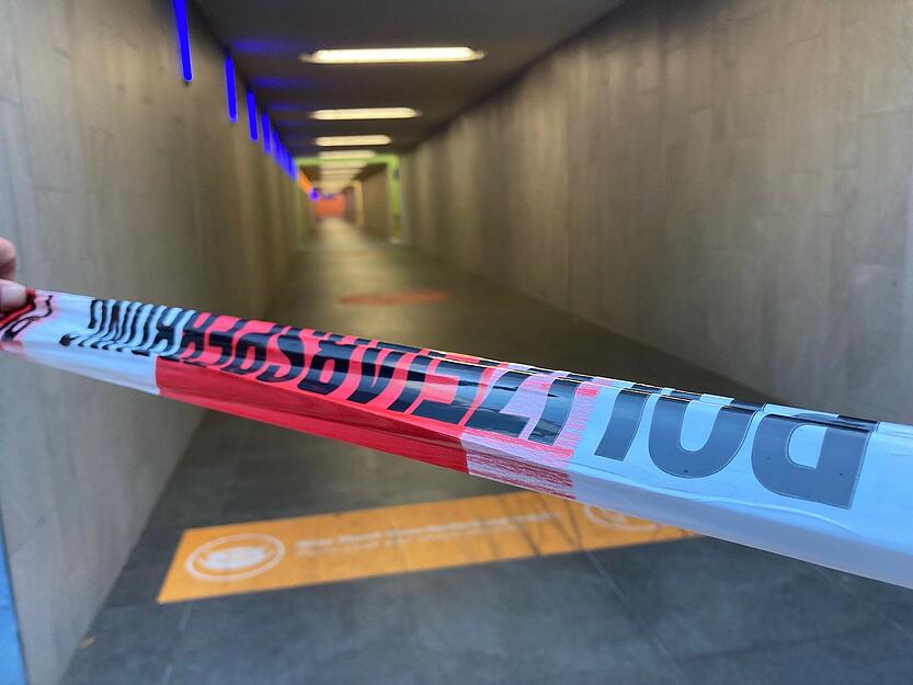 Die Polizei sperrte den Bereich am Bahnhof ab.