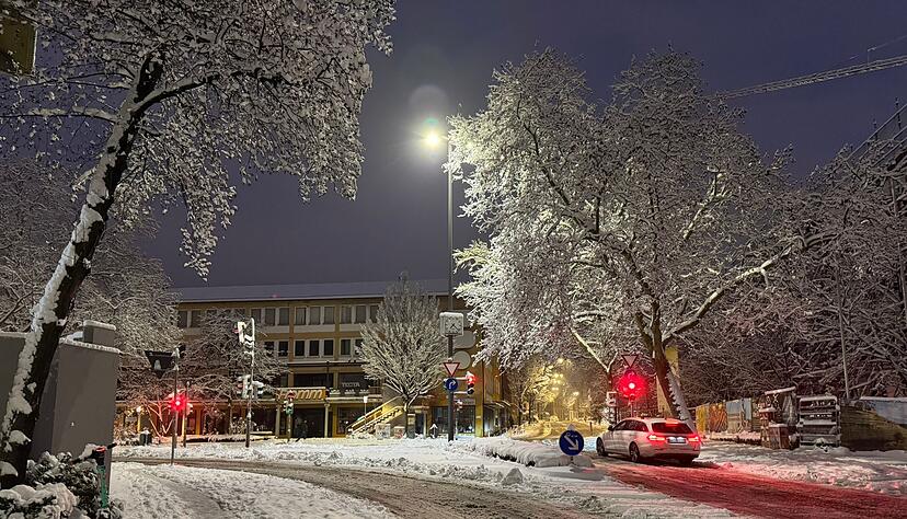 Schnee-Fans können sich am Montagmorgen freuen: Über Heilbronn liegt eine dichte Schneedecke. Schnee-Fans können sich am Montagmorgen freuen: Über Heilbronn liegt eine dichte Schneedecke.