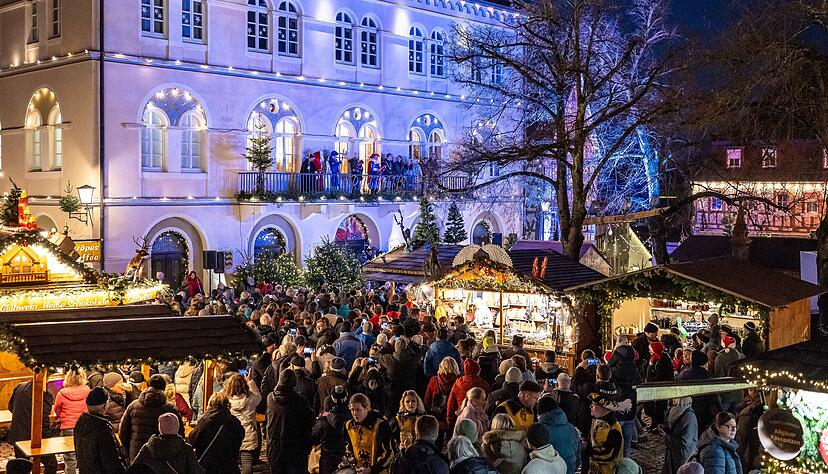 Der  Weihnachtsmarkt Bad Wimpfen wurde am Freitagabend eröffnet.