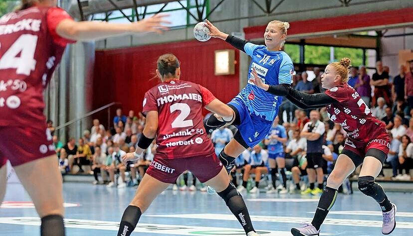 Ihre Mitspielerinnen hatte Kamila Kordovská meist im Blick, doch der Ball landete zu selten dort, wo er hätte landen sollen – in deren Händen oder im Tor. Ihre Mitspielerinnen hatte Kamila Kordovská meist im Blick, doch der Ball landete zu selten dort, wo er hätte landen sollen – in deren Händen oder im Tor.