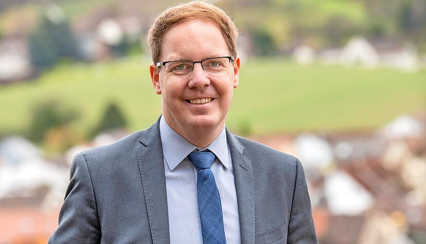 Bewusst hat sich Patrick Holl vor &uuml;ber acht Jahren dazu entschieden, f&uuml;r den B&uuml;rgermeisterposten in Beilstein zu kandidieren. Der Grund: Die Stadt ist interessant und hat Entwicklungspotenzial.
Foto: Christiana Kunz