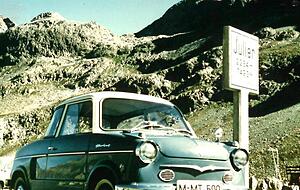 Auf den Pressefotos machte sich NSU mit Münchener Autokennzeichen größer. Die Prototypen waren mit ÖHR-Kennzeichen unterwegs, wie Bilder in der originalen Pressemappe zeigen.
Fotos: Audi, Archiv/Stockburger