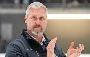 Trainer Jason Morgan dankte den Falken-Fans f&uuml;r die Unterst&uuml;tzung.