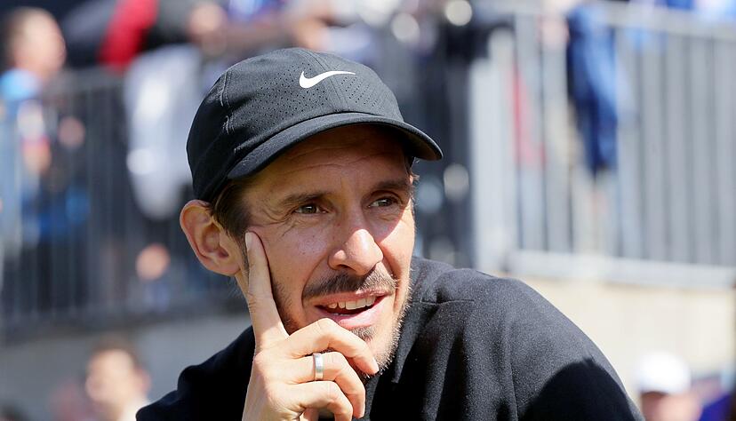 Julian Schuster geht in seine zweite Bundesliga-Saison als Freiburger Cheftrainer. Julian Schuster geht in seine zweite Bundesliga-Saison als Freiburger Cheftrainer.