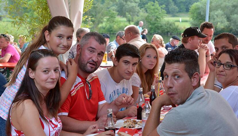 Essen, trinken, wohlf&uuml;hlen: Das Kornlupferfest bietet alles. Fotos: